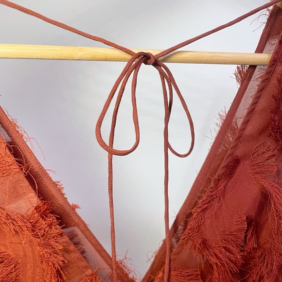 & Other Stories V Neck Textured Sleeveless Dress with Elastic Waist in Burgundy - Picture 4 of 5